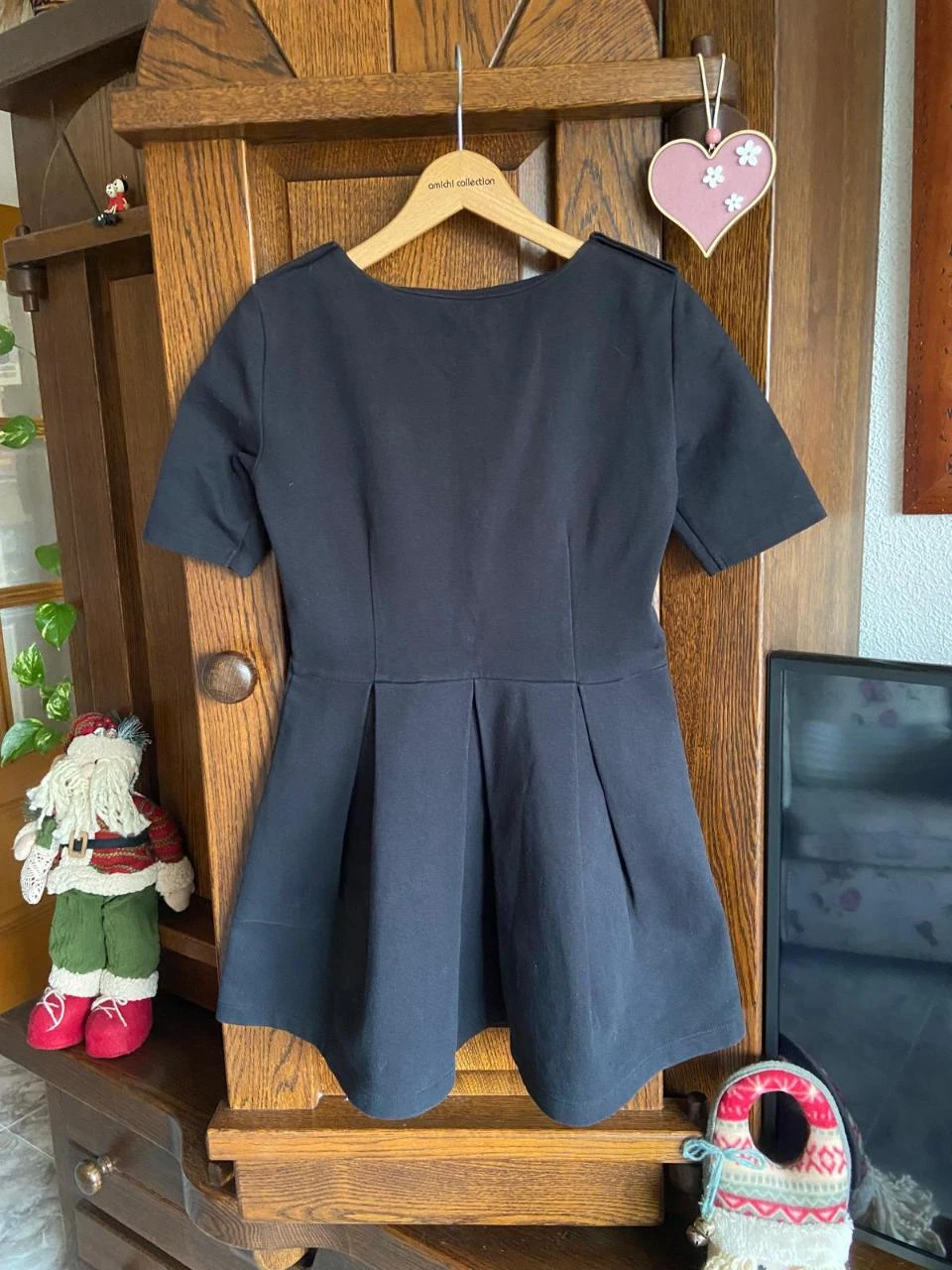 Vestido justo e saia rodada com pregas, tecido forte, preto. Zara. Tamanho P – photo 6